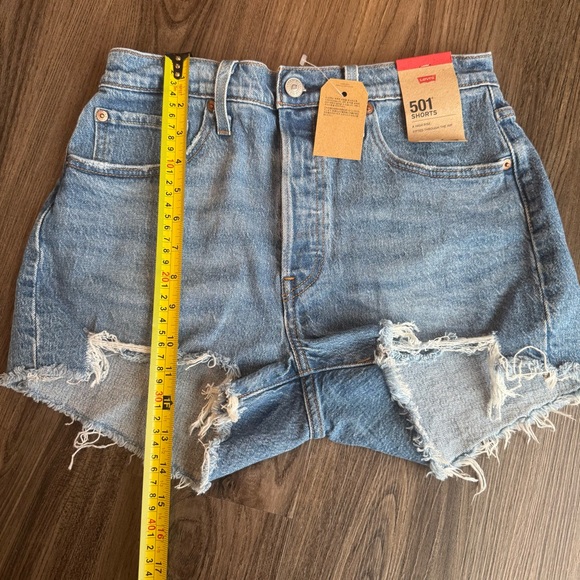 Women's Levi's 501 Button Fly Vintage Style Cutoff BLUE Jean Shorts Size 28 NWT - Picture 8 of 9